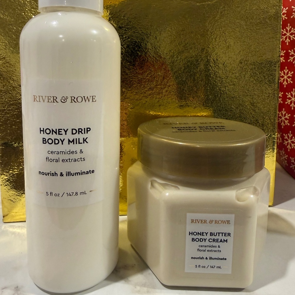 Honey body skincare set.